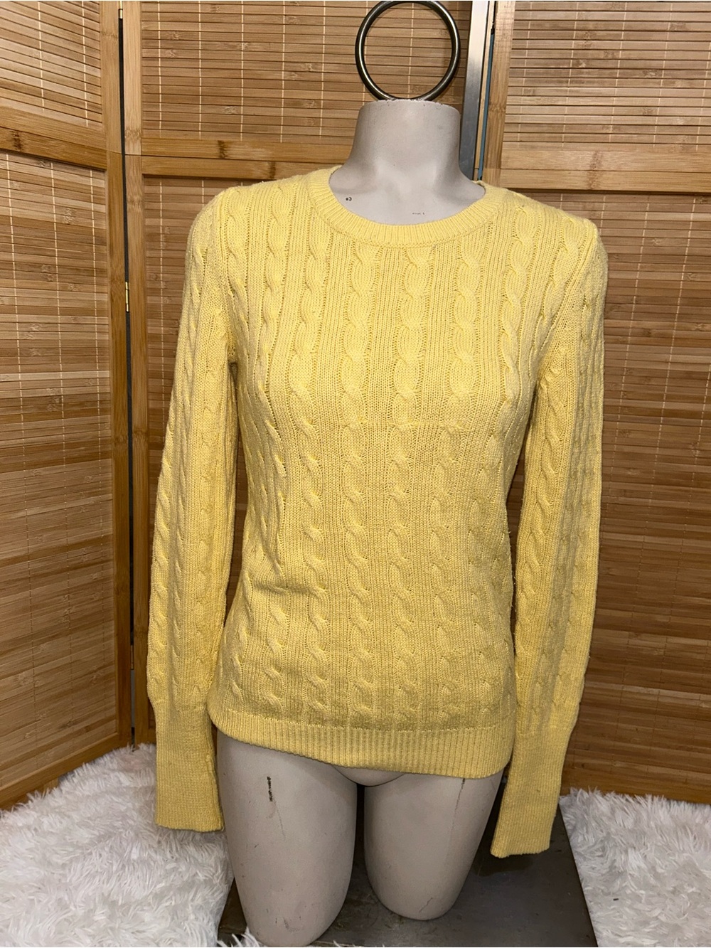 GAP Women's Yellow Cable Knit Crewneck long sleeve Sweater woman’s small